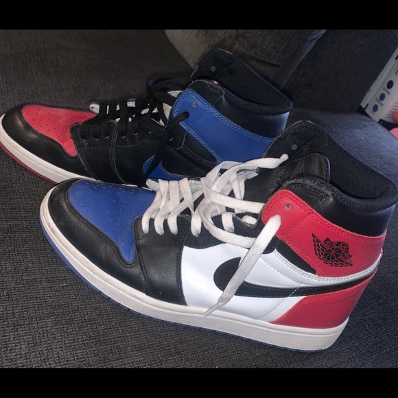 Air Jordan 1 Retro High OG - Picture 4 of 9